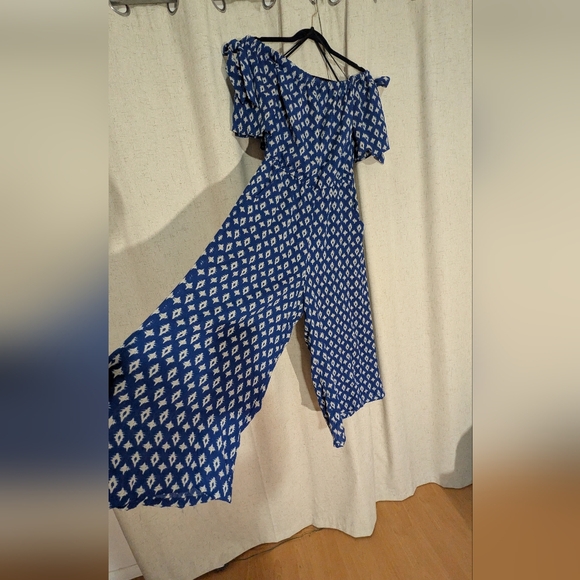 AUW Blue and White Patterned Bohemian Jumpsuit - Picture 3 of 13